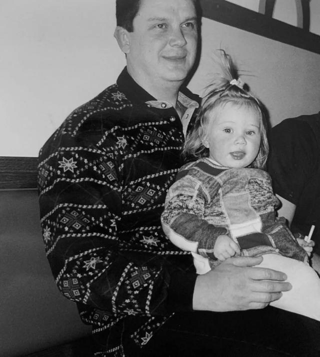 他不仅在比 他不仅在比