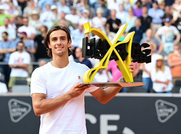 仍难救主 仍难救主