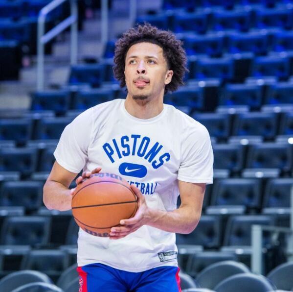 詹姆斯和他 詹姆斯和他